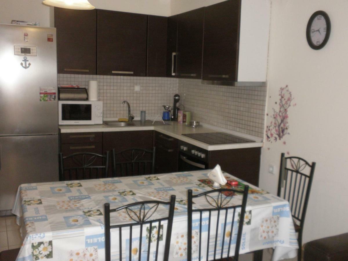 Christina Apartment Νεα Περαμοσ Néa Péramos Екстериор снимка